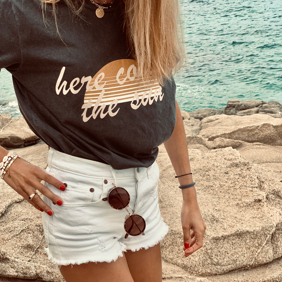 Tshirt "Here comes the sun" carbone