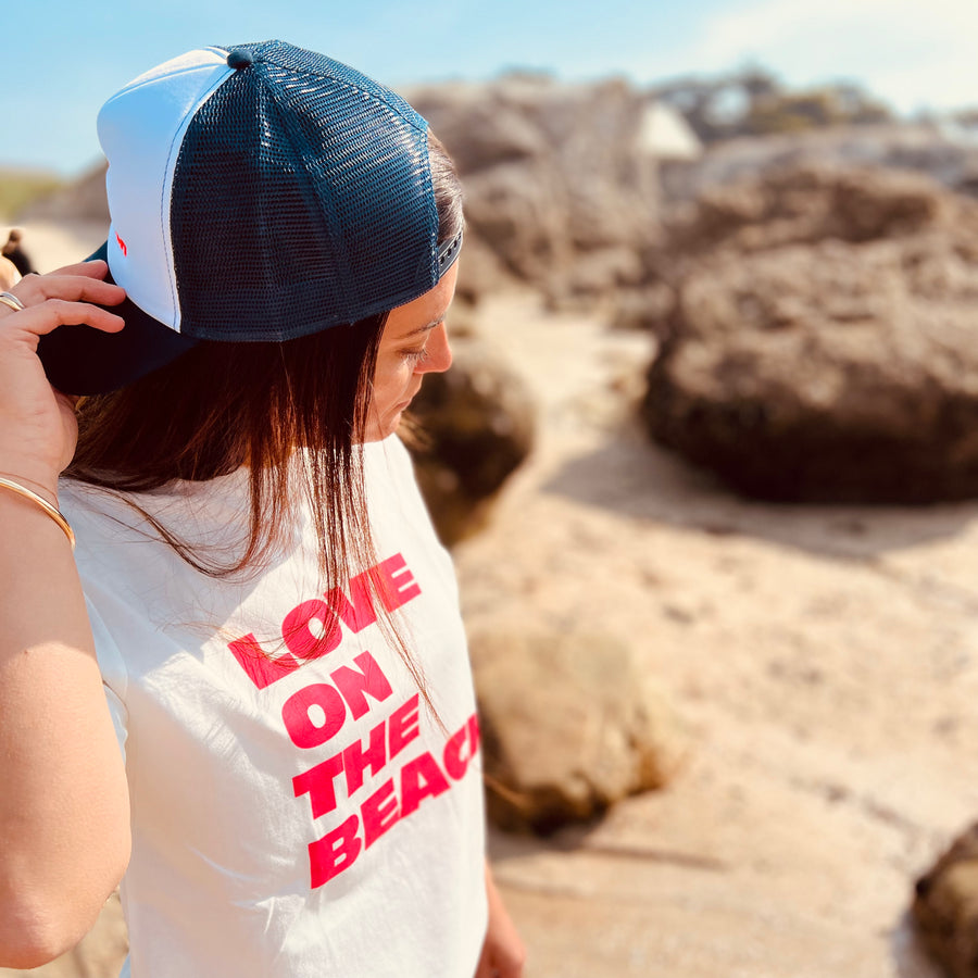 Casquette LOVE ON THE BEACH bleu marine et rose fluo